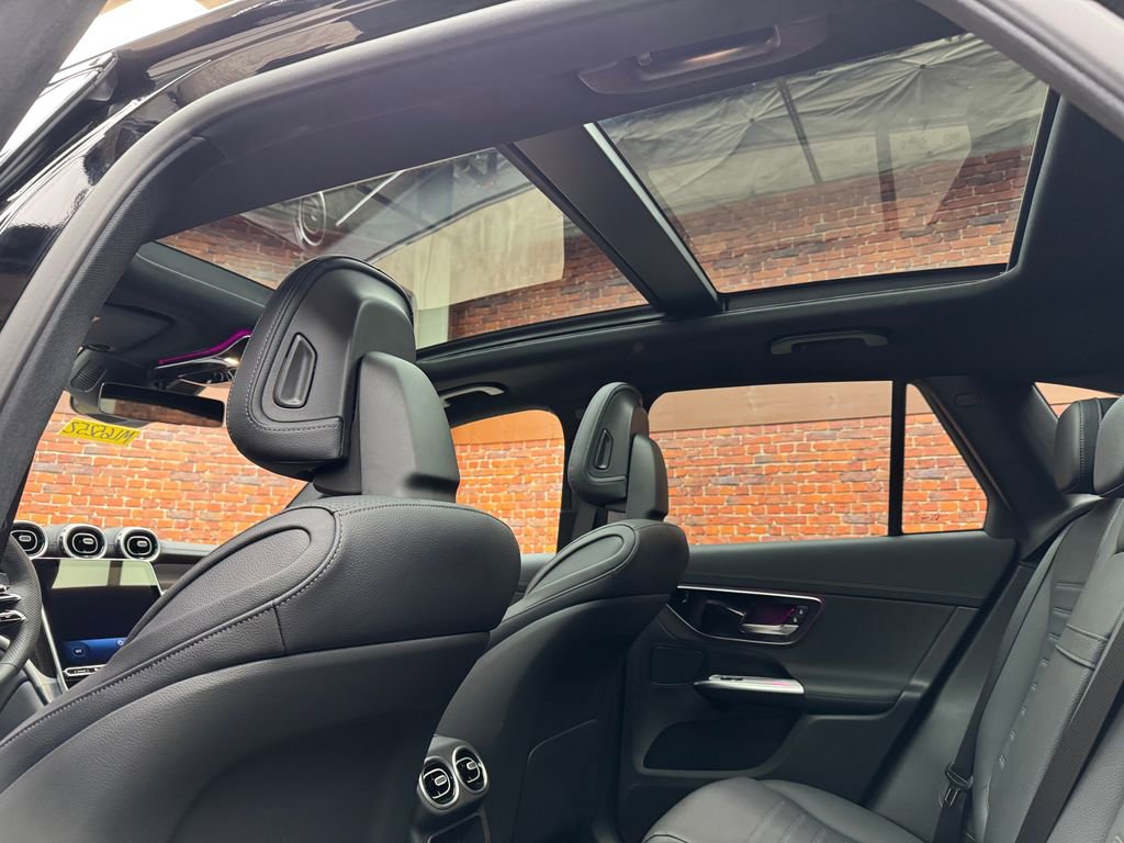 Used 2026 Mercedes-Benz GLC 300 4MATIC image 3