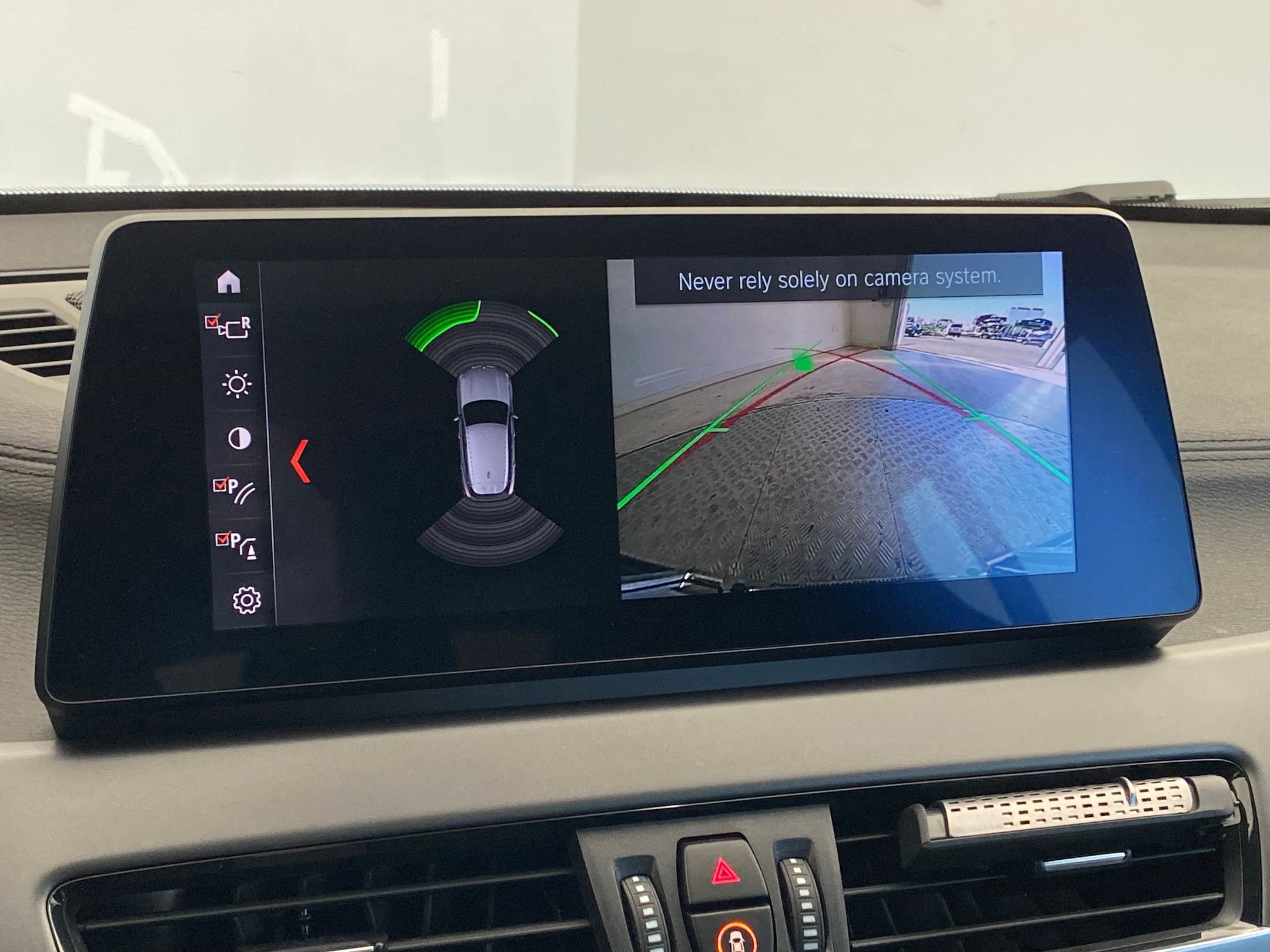 Certified 2023 BMW X2 xDrive28i w/ Edition Goldplay image 27