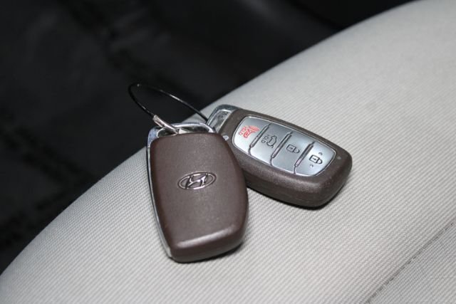 Used 2017 Hyundai Ioniq SEL FWD image 11