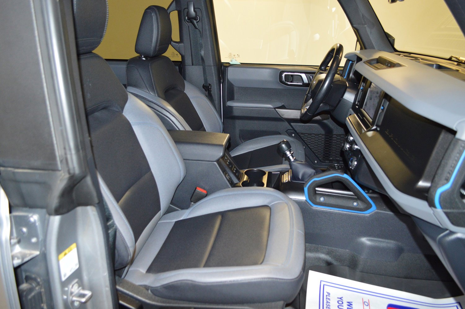 Used 2021 Ford Bronco Black Diamond image 11