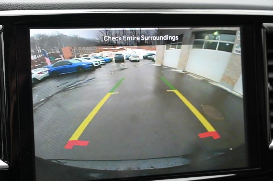 Used 2023 Chrysler Pacifica Touring-L FWD image 25