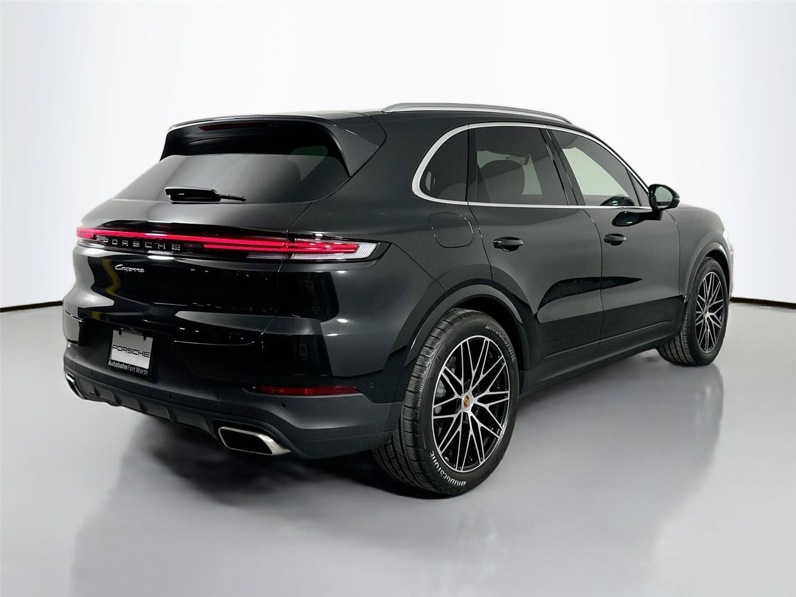 Certified 2025 Porsche Cayenne AWD/4WD image 7