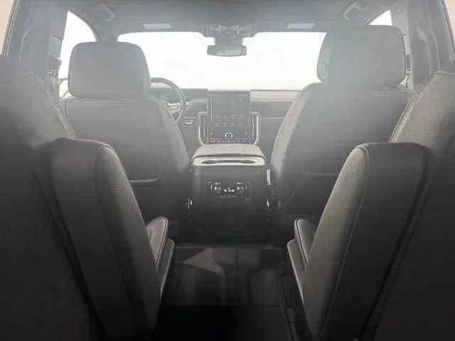New 2026 GMC Yukon XL Denali w/ Sun & Power Step Package AWD/4WD image 21