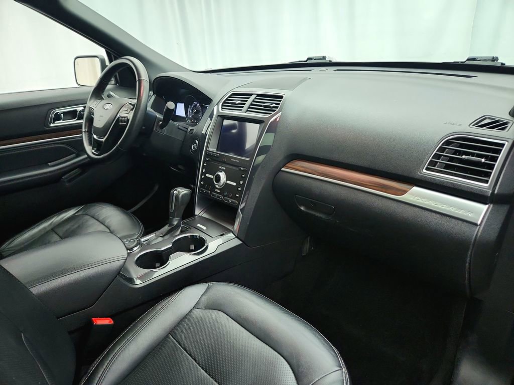Used 2019 Ford Explorer Limited w/ Equipment Group 301A image 32
