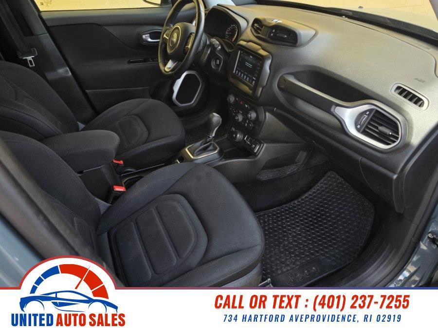 Used 2018 Jeep Renegade Latitude w/ Cold Weather Group AWD/4WD image 13