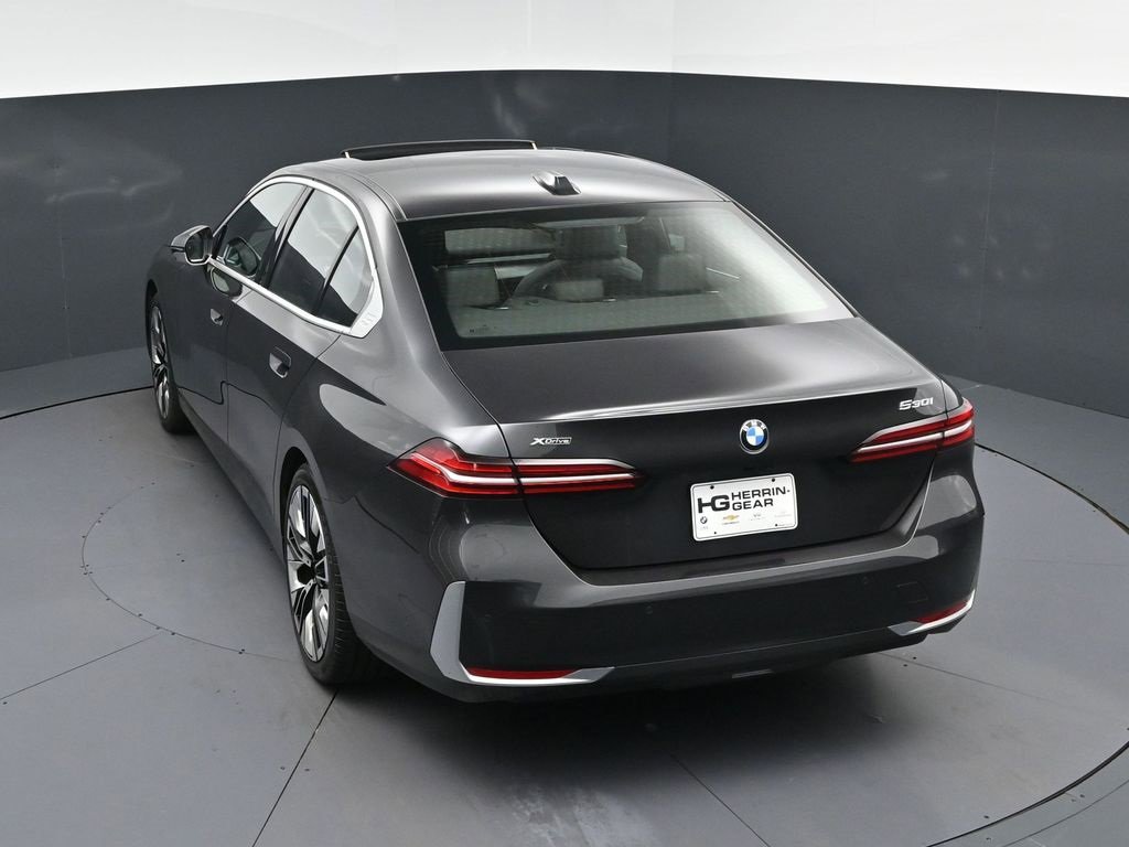 Certified 2024 BMW 530i xDrive image 33