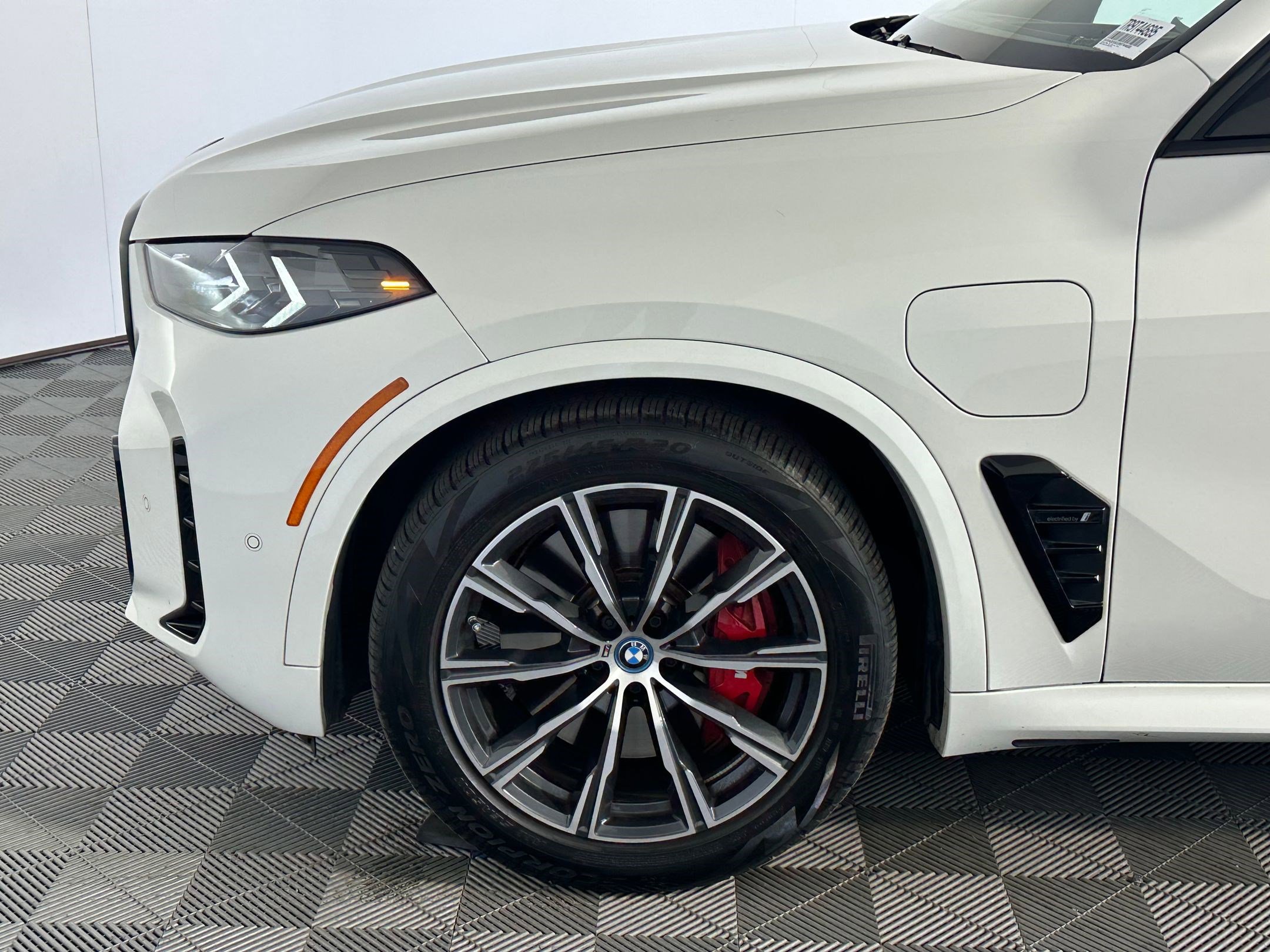 Certified 2024 BMW X5 xDrive50e w/ Executive Package image 9