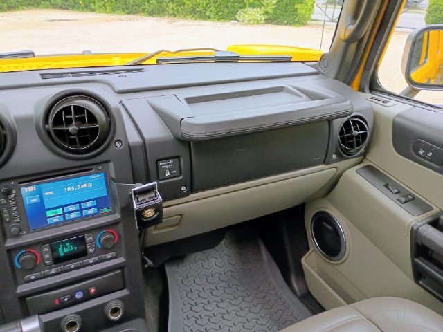 Used 2005 HUMMER H2 w/ Preferred Equipment Group AWD/4WD image 46