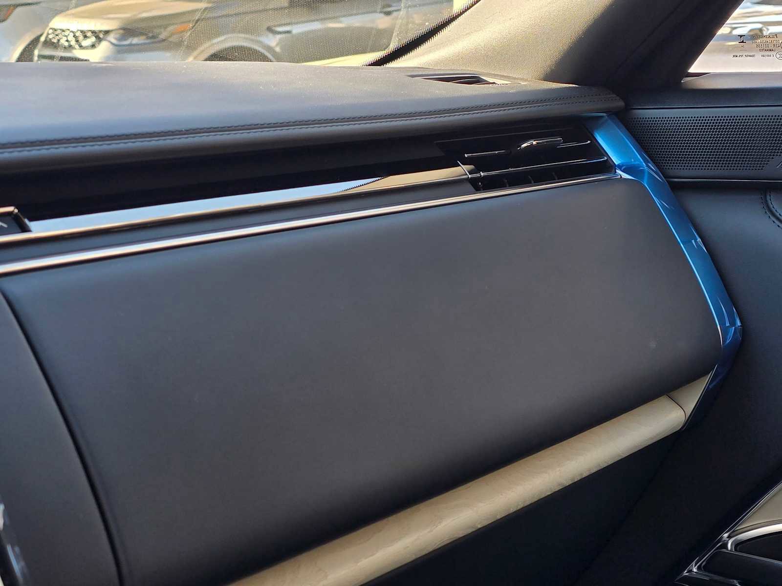 New 2025 Land Rover Range Rover SV image 32