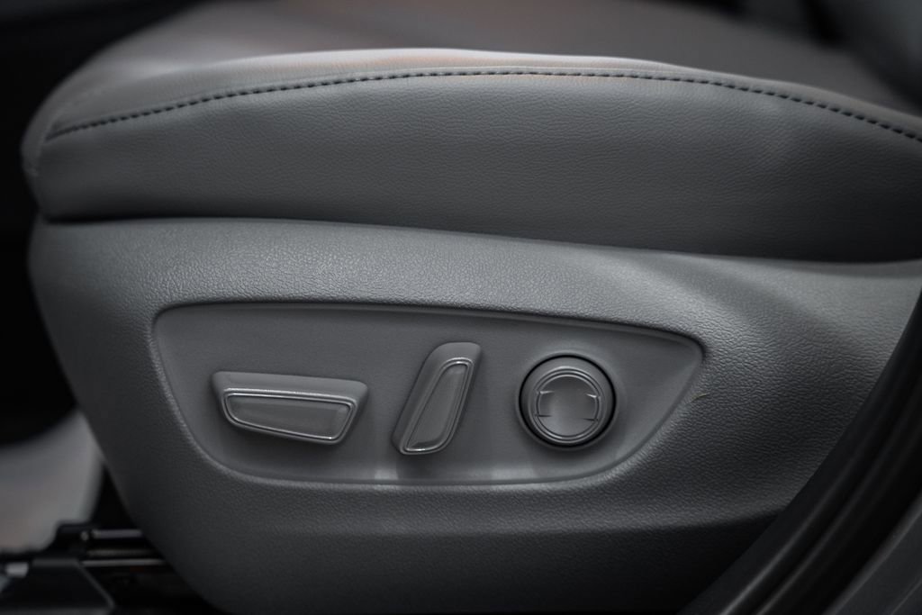 New 2026 Toyota Highlander Limited image 43