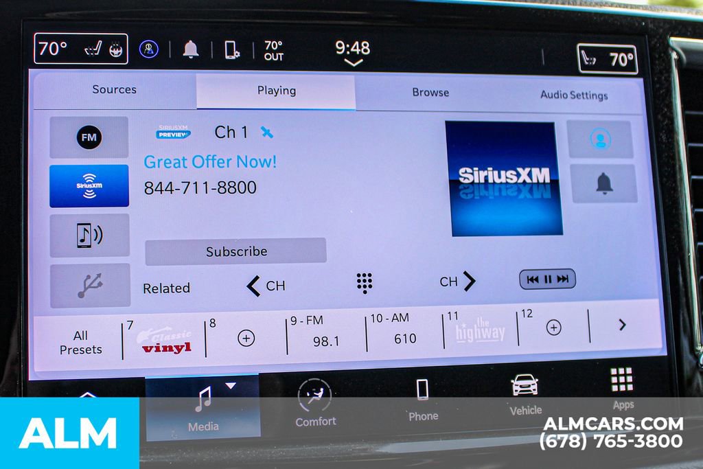 Used 2024 Chrysler Pacifica Touring-L image 37