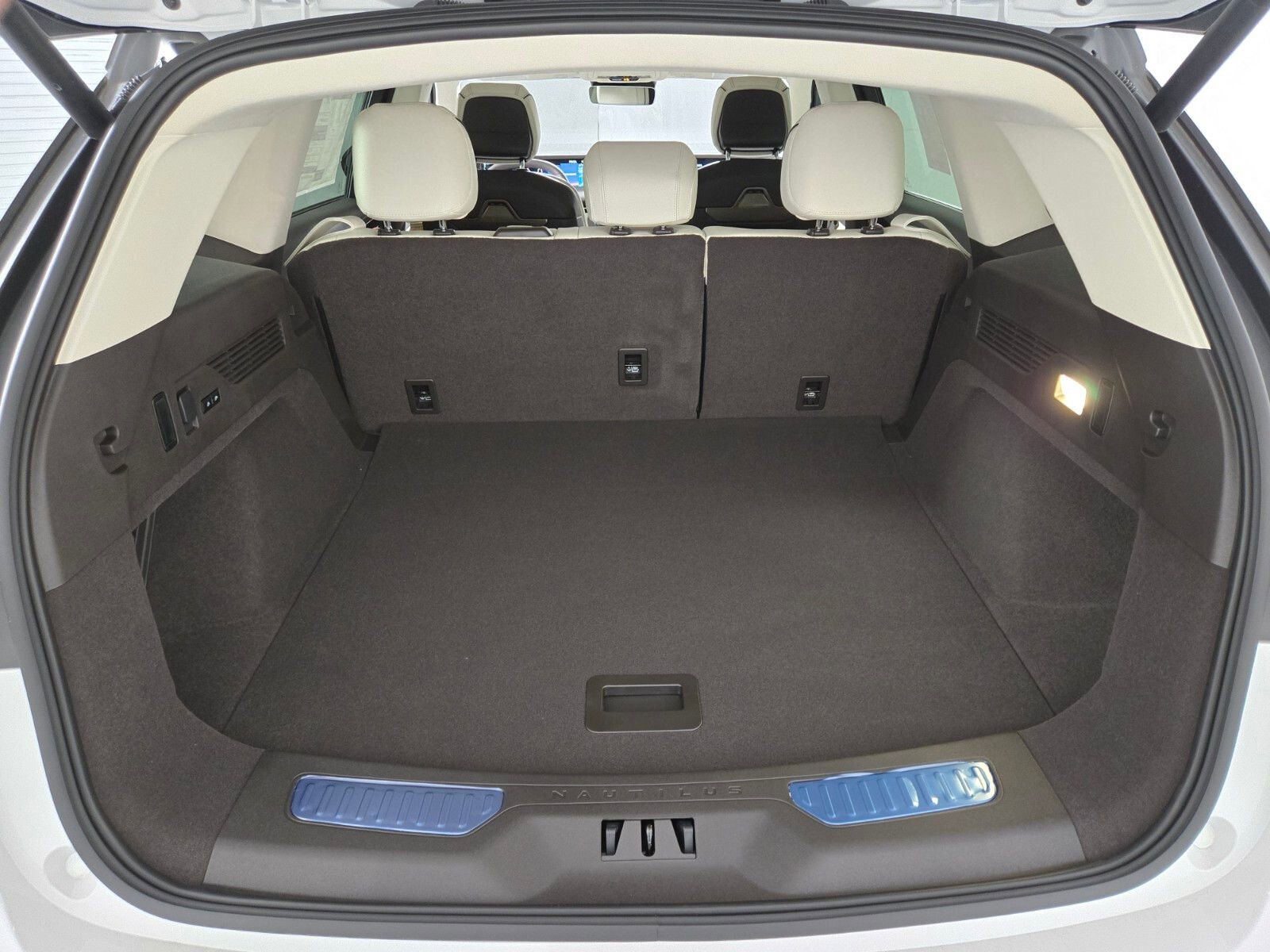 New 2026 Lincoln Nautilus Black Label w/ Jet Appearance Package image 18