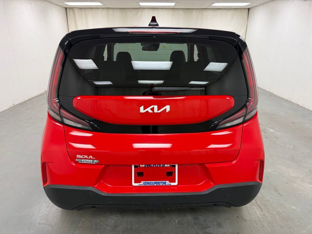 Used 2024 Kia Soul LX image 4