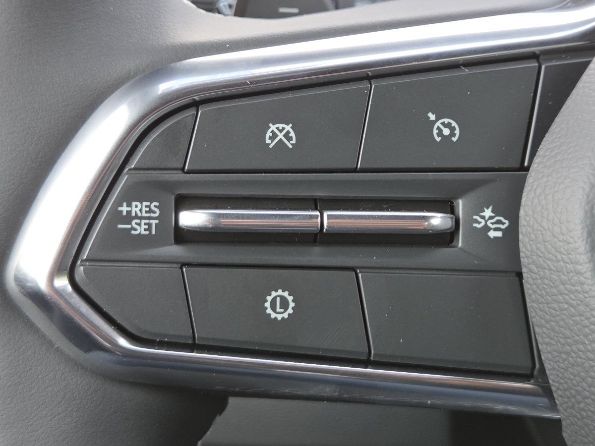 New 2027 Chevrolet Traverse LT w/ Sun and Wheel Package FWD image 32