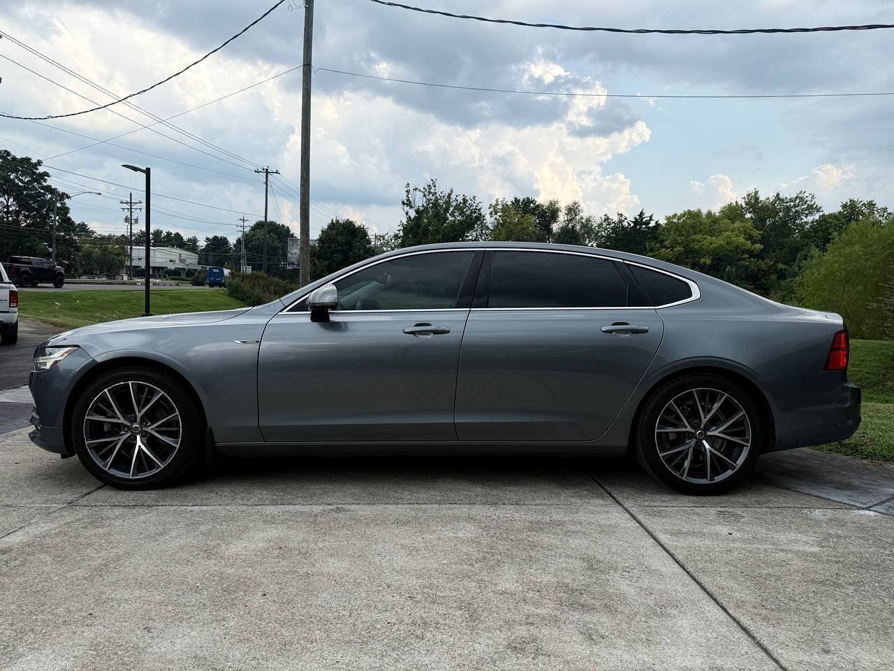 Used 2018 Volvo S90 T5 Momentum FWD image 8