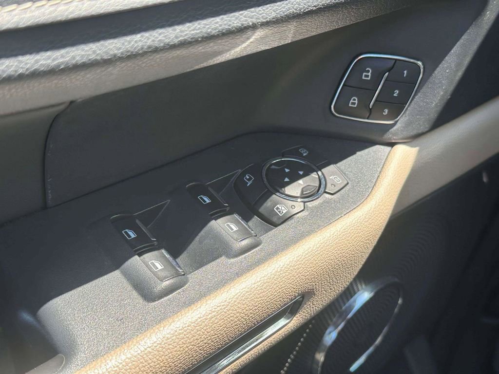 Used 2024 Ford Expedition Max XLT AWD/4WD image 16