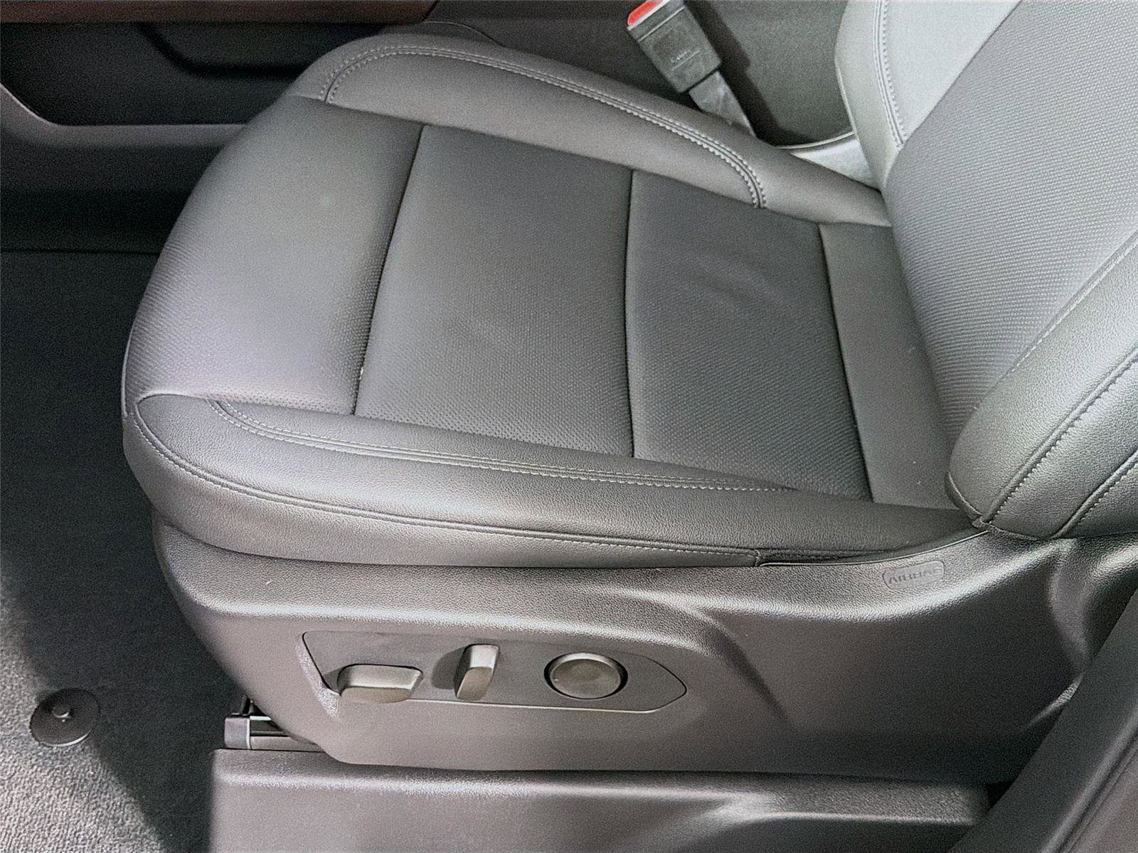 New 2026 GMC Sierra 2500 SLT w/ SLT Premium Package image 21