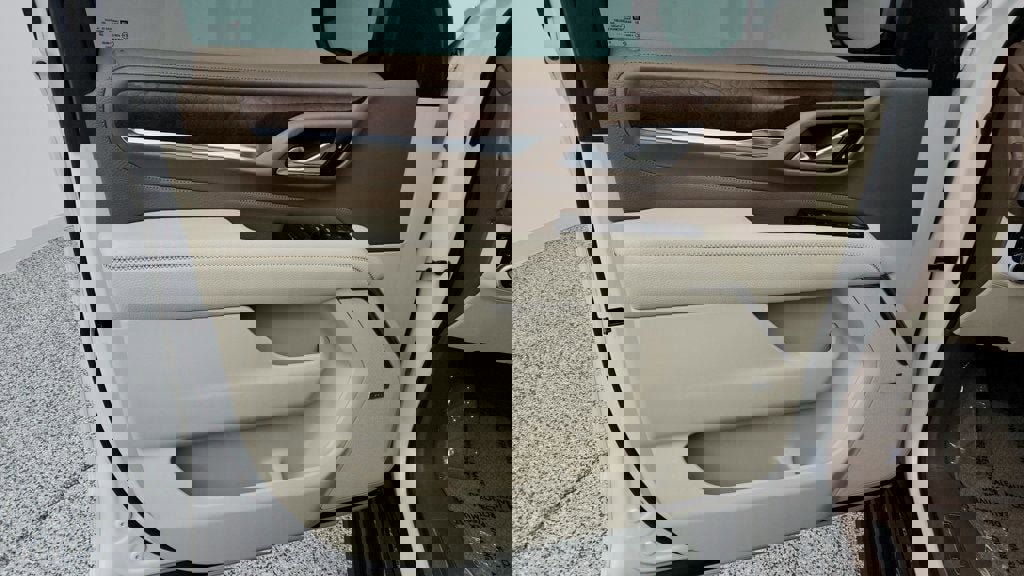 Used 2021 GMC Yukon XL Denali w/ Denali Ultimate Package image 11