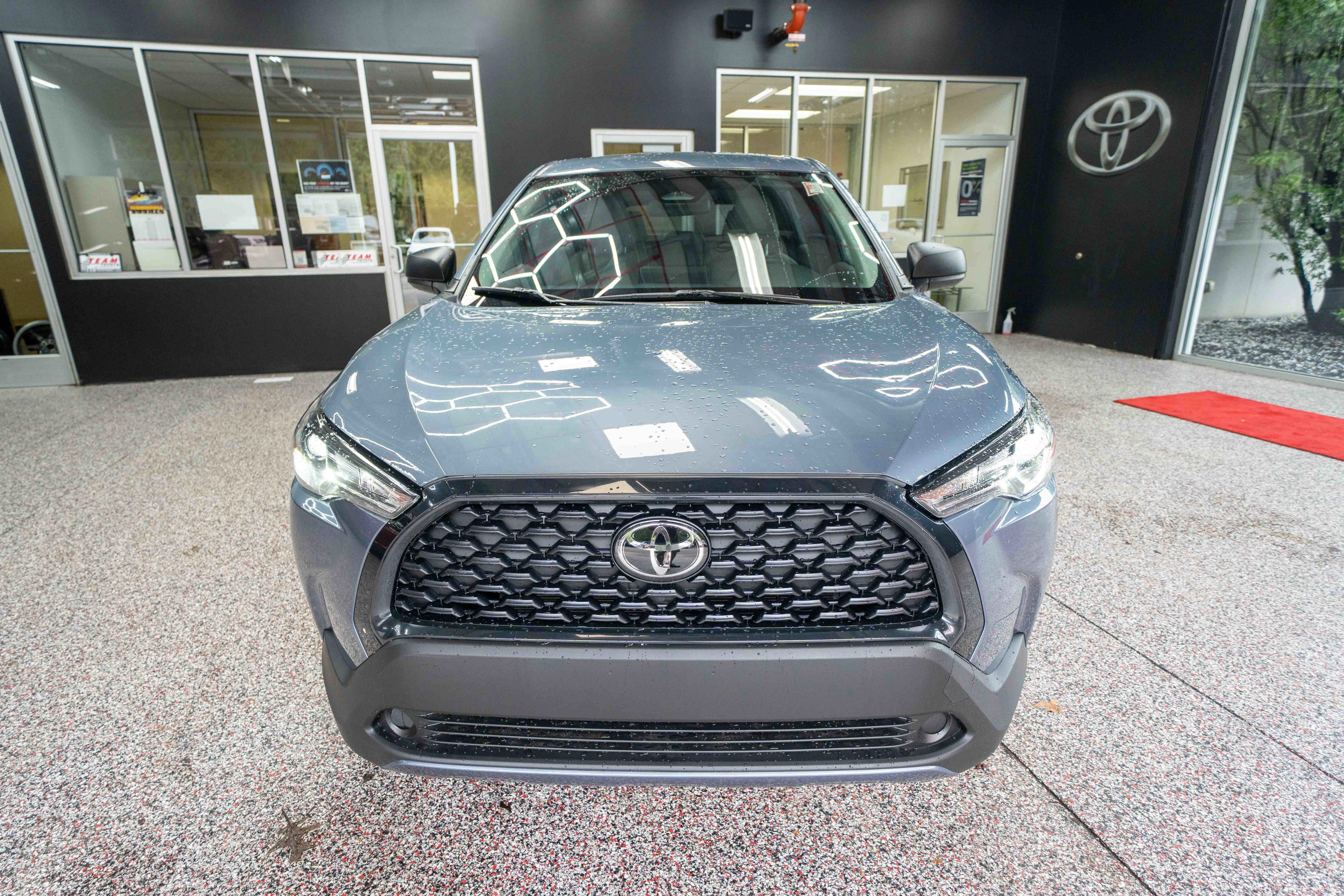 Used 2024 Toyota Corolla Cross L image 6