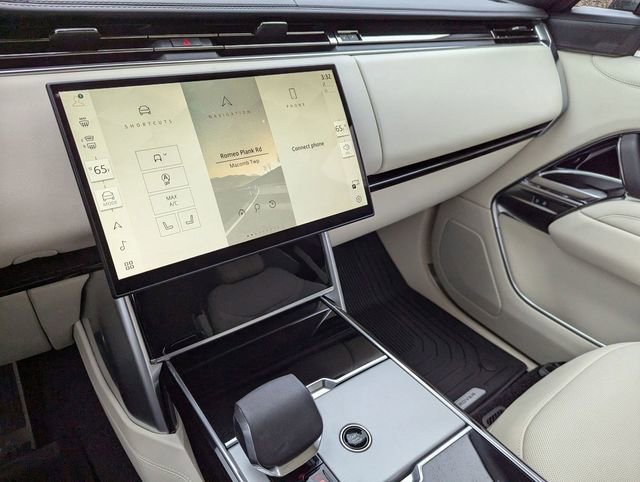 New 2025 Land Rover Range Rover SE image 11