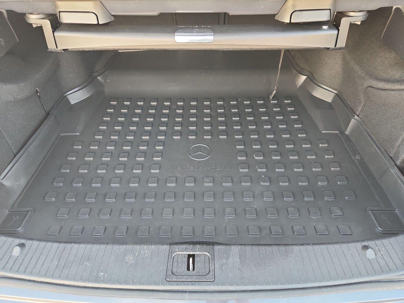 Used 2015 Mercedes-Benz E 350 Sedan image 25