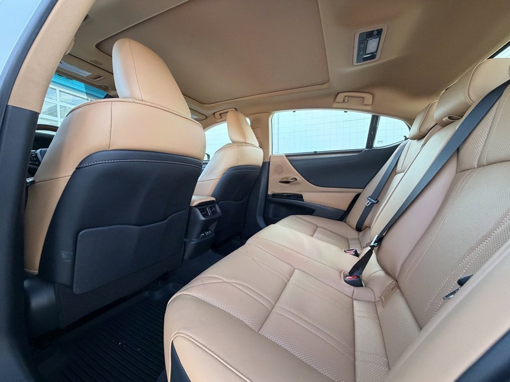 Used 2023 Lexus ES 350 Ultra Luxury image 38