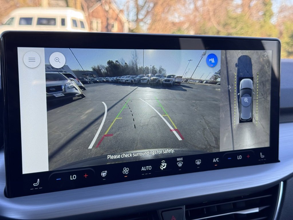 Used 2025 Ford Escape SE w/ PHEV Premium Package image 11