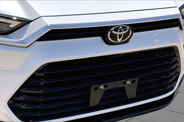Certified 2024 Toyota Grand Highlander XLE FWD image 30