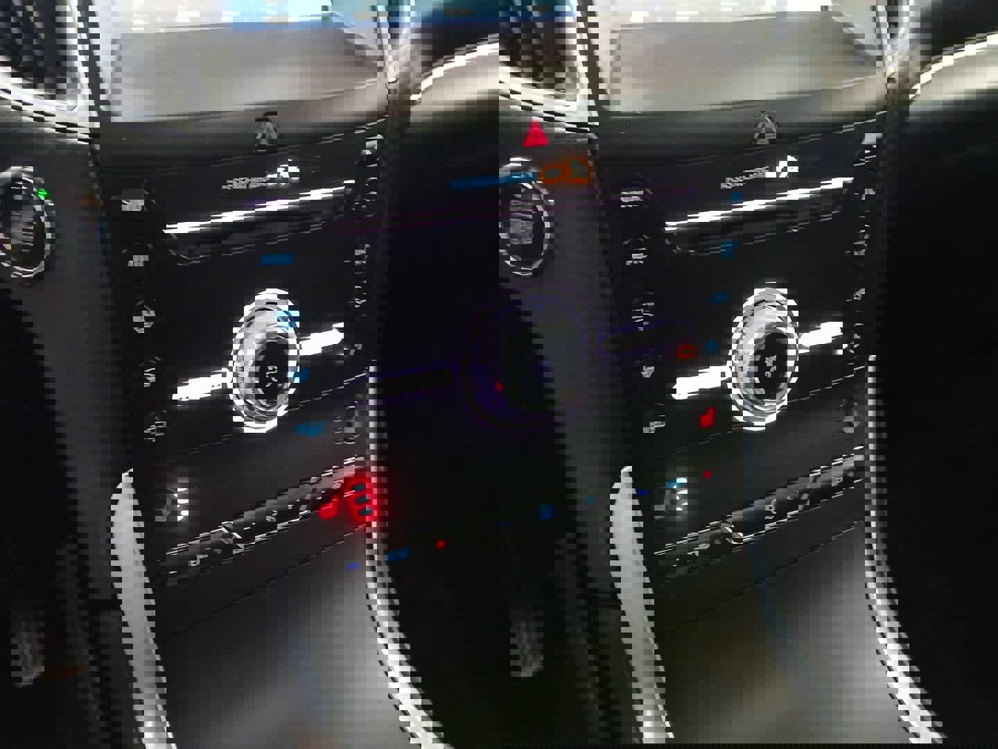 Used 2019 Ford Edge Titanium w/ Cold Weather Package image 14