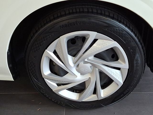 Certified 2024 Subaru Impreza 2.0i image 8