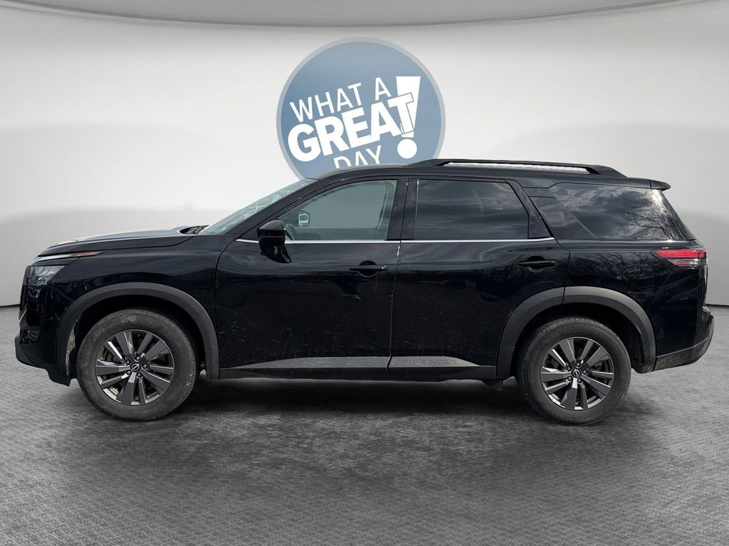 Used 2024 Nissan Pathfinder SV image 7