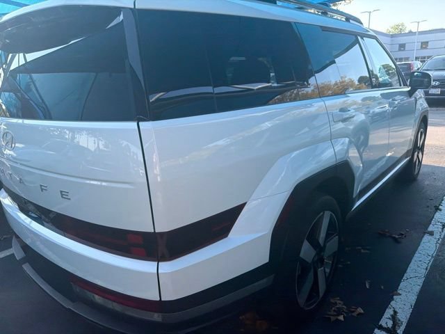 Used 2024 Hyundai Santa Fe Limited FWD image 11