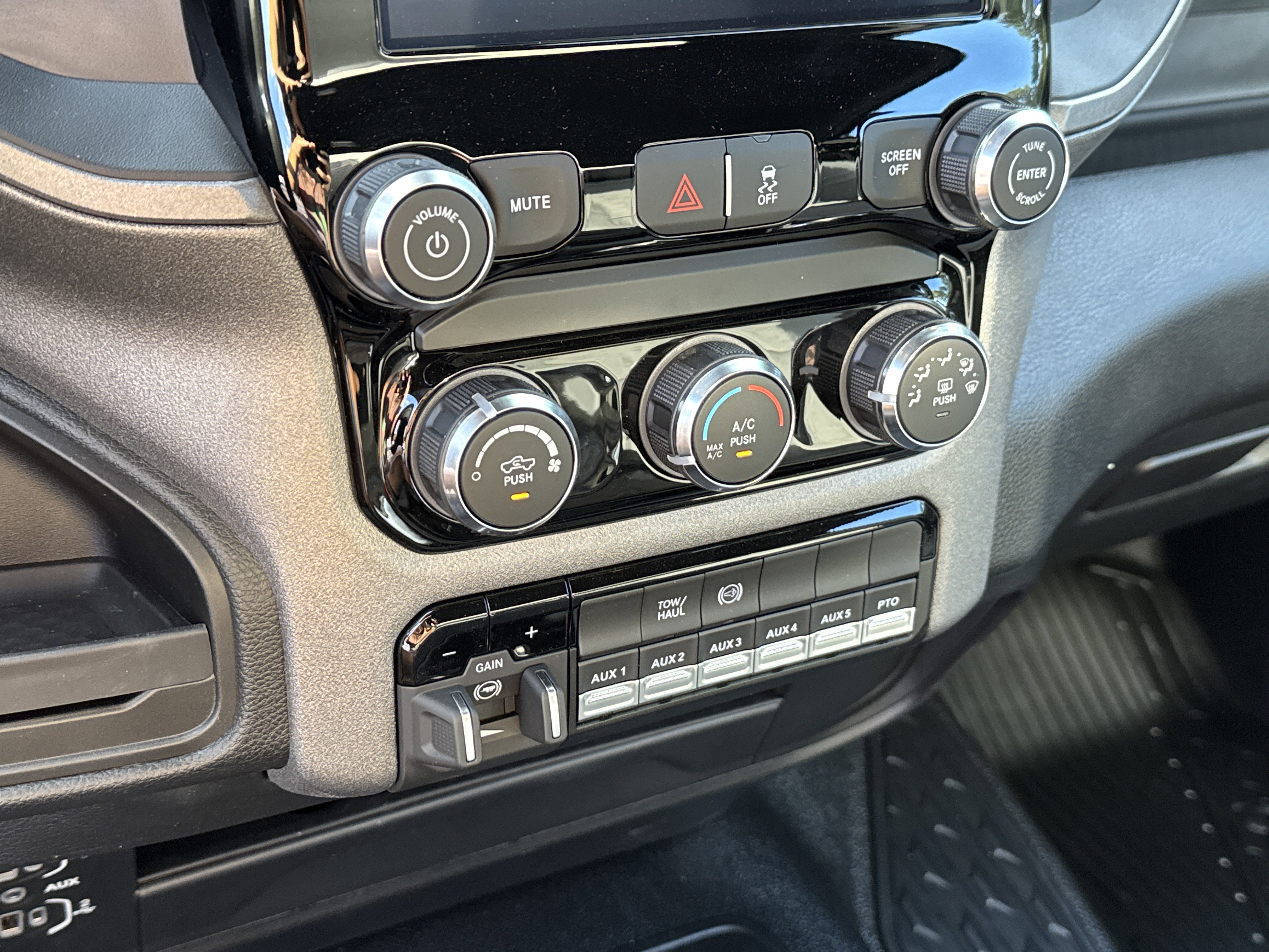 New 2026 RAM 5500 Tradesman image 28