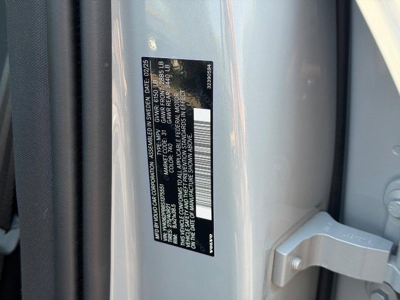 Certified 2025 Volvo XC90 B6 Plus AWD/4WD image 25