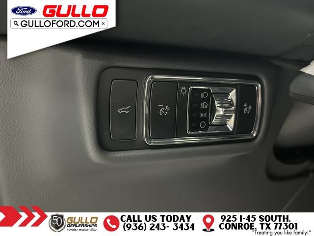 Used 2025 Lincoln Aviator Black Label AWD/4WD image 19