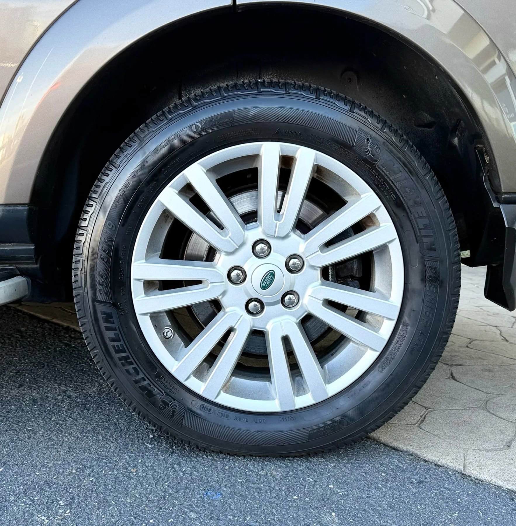 Used 2011 Land Rover LR4 HSE image 61