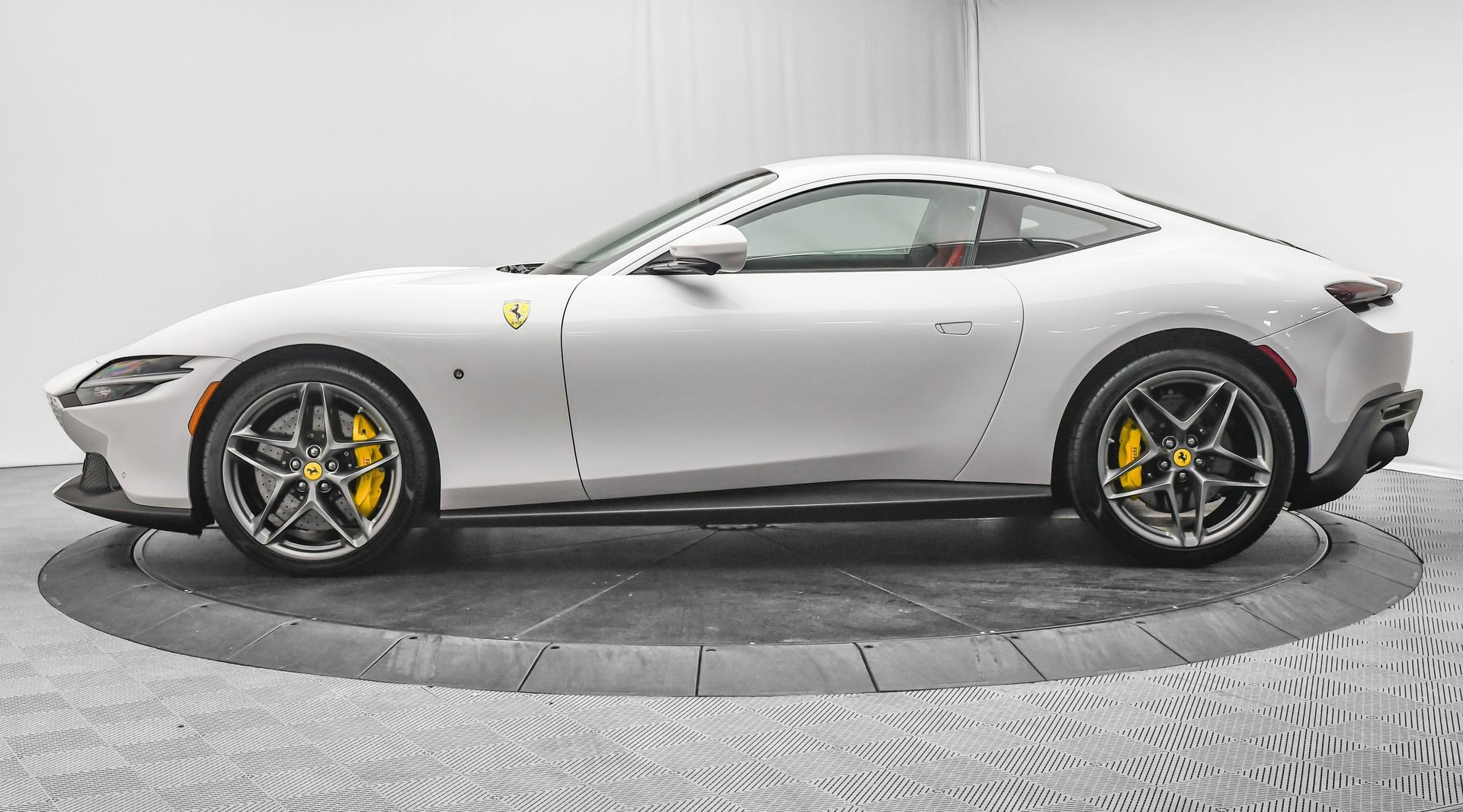 Used 2024 Ferrari Roma image 5