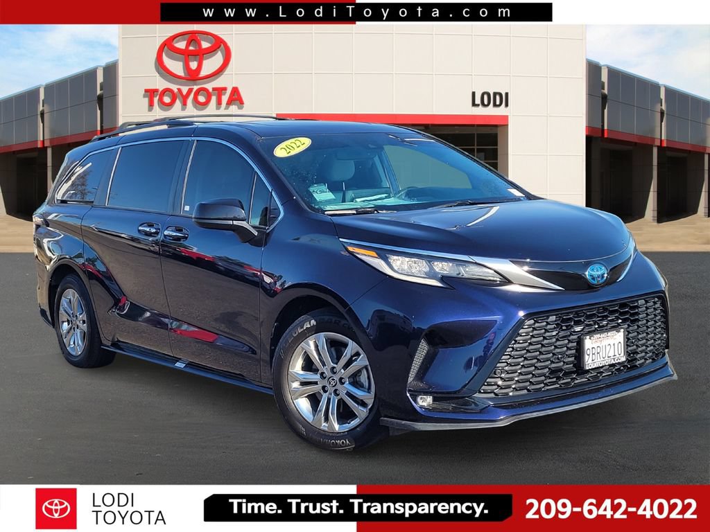 Used 2022 Toyota Sienna XSE w/ XSE Plus Package AWD/4WD image 1