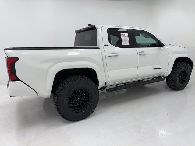 Used 2024 Toyota Tacoma SR5 AWD/4WD image 41
