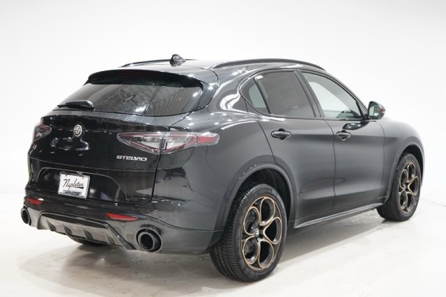 New 2025 Alfa Romeo Stelvio Sprint image 7