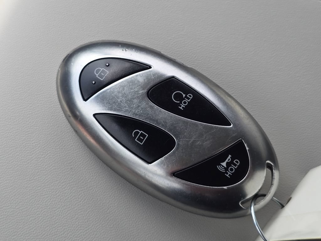 Used 2025 Hyundai Santa Fe SEL FWD image 31