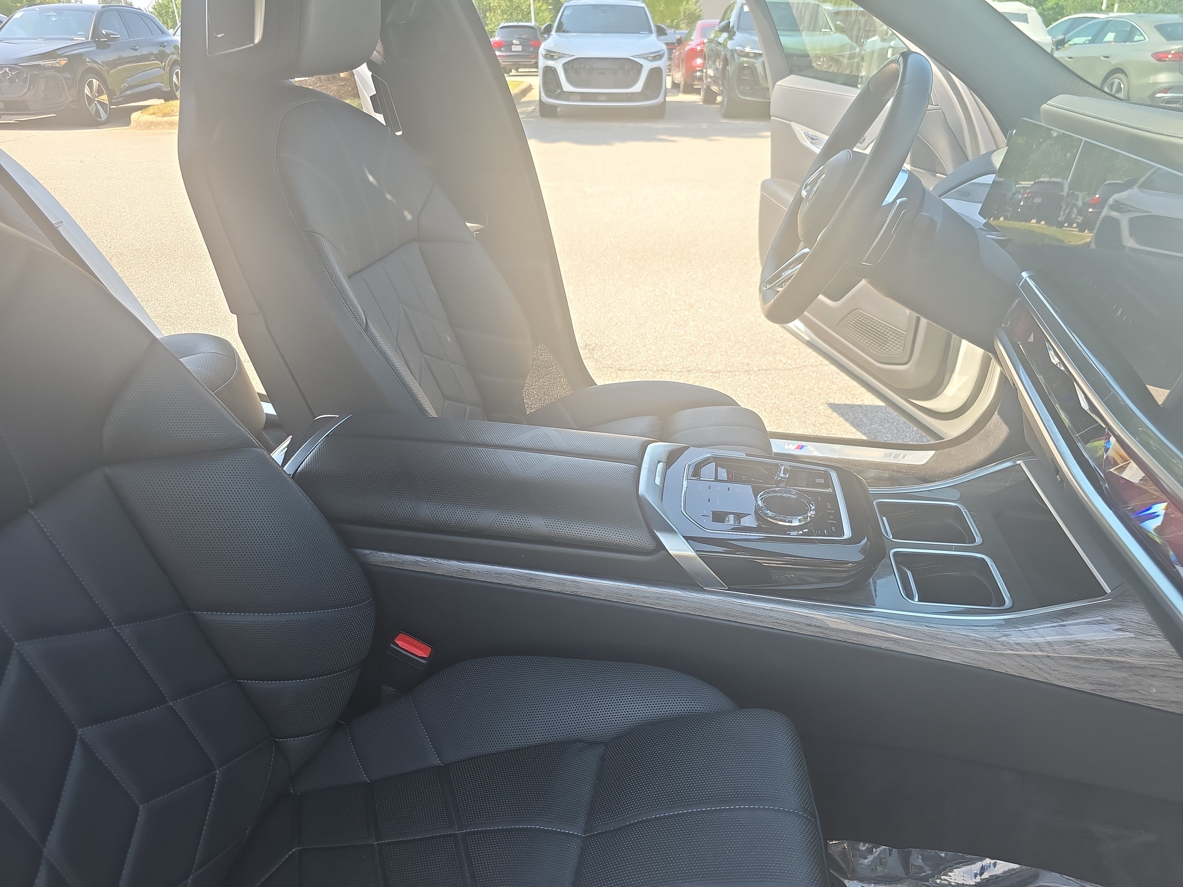 Used 2025 BMW 740i xDrive AWD/4WD image 10