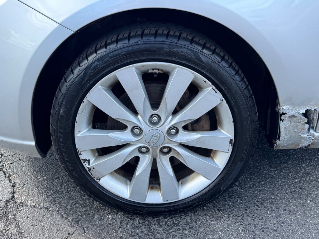 Used 2010 Kia Forte SX FWD image 9