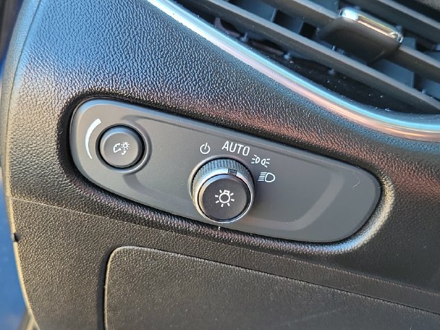 Used 2020 Chevrolet Malibu LT FWD image 12
