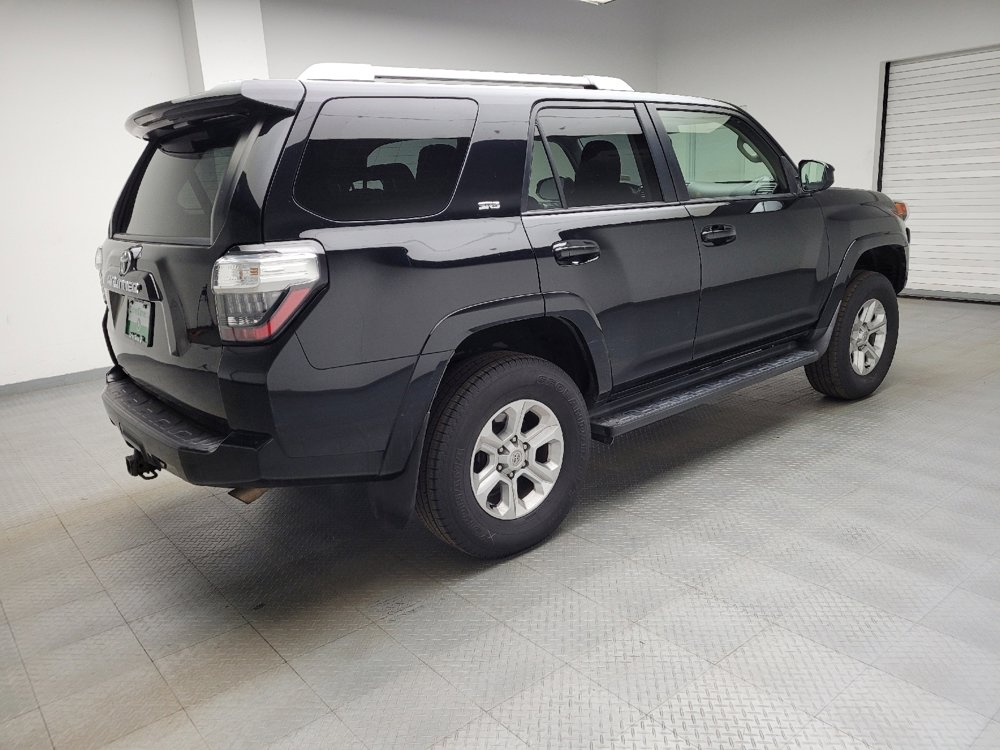 Used 2018 Toyota 4Runner SR5 AWD/4WD image 10