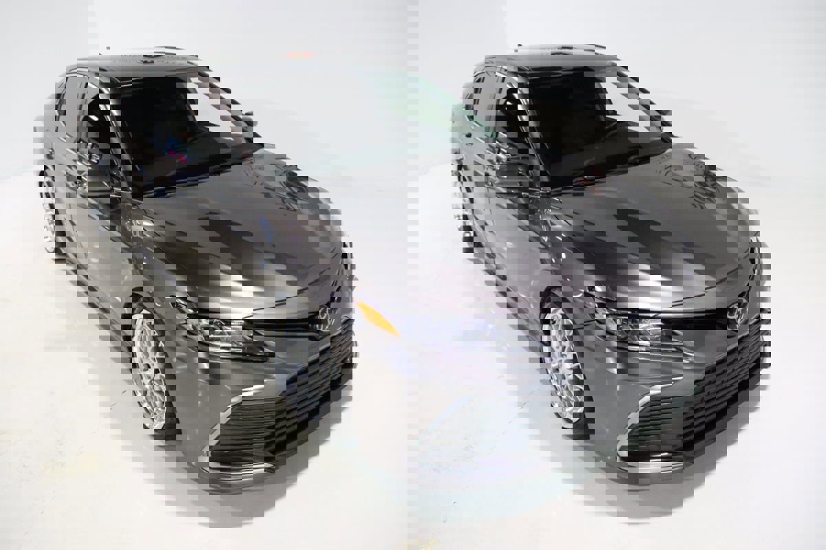 Used 2023 Toyota Camry LE image 21