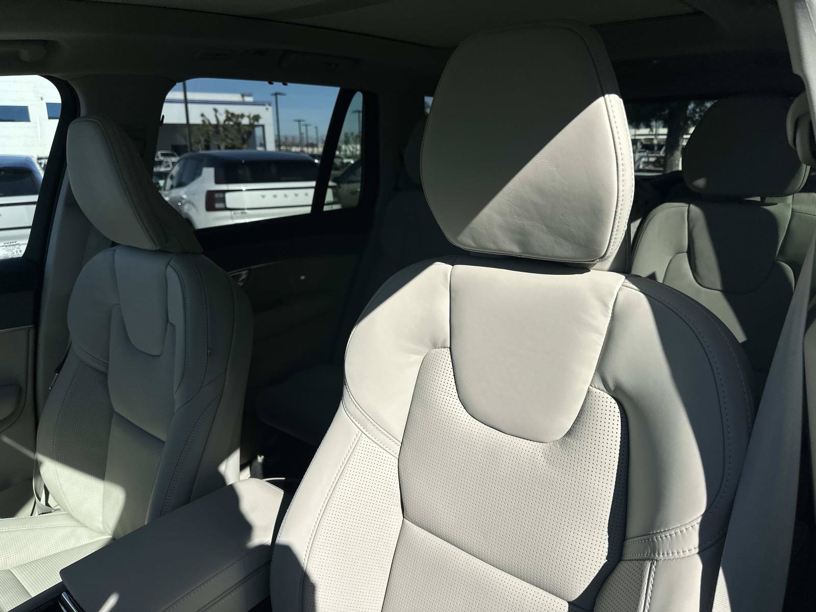 New 2026 Volvo XC90 T8 Ultra w/ Protection Package Premier AWD/4WD image 15