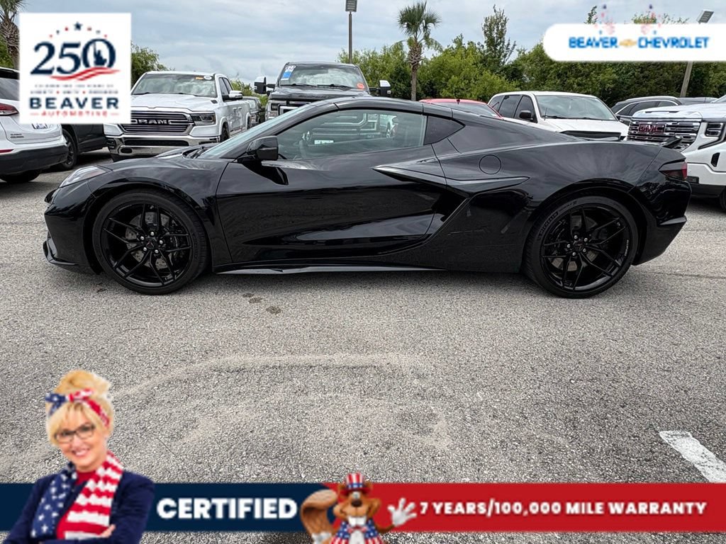 Used 2025 Chevrolet Corvette Z06 RWD image 4