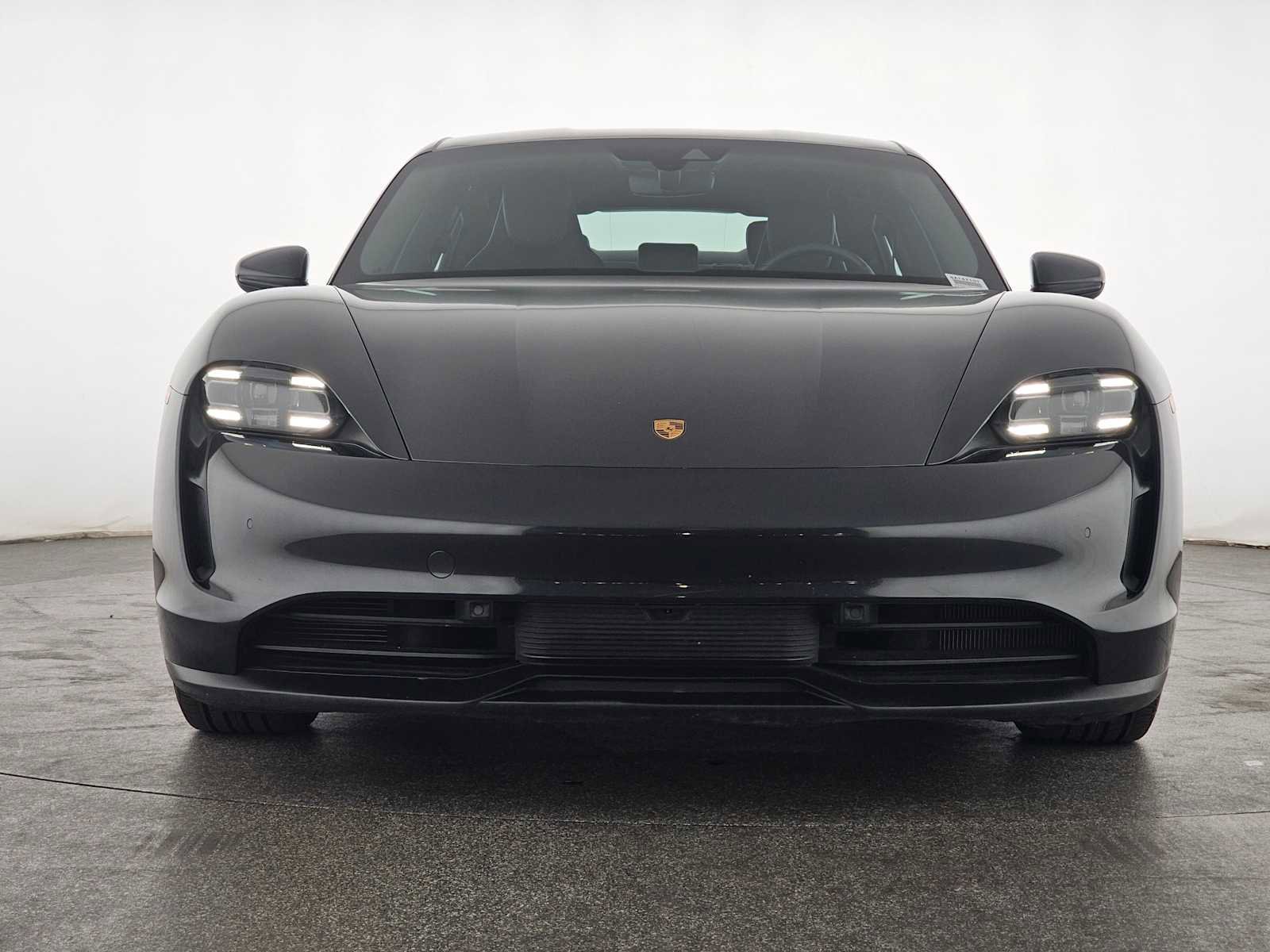 Used 2021 Porsche Taycan image 8