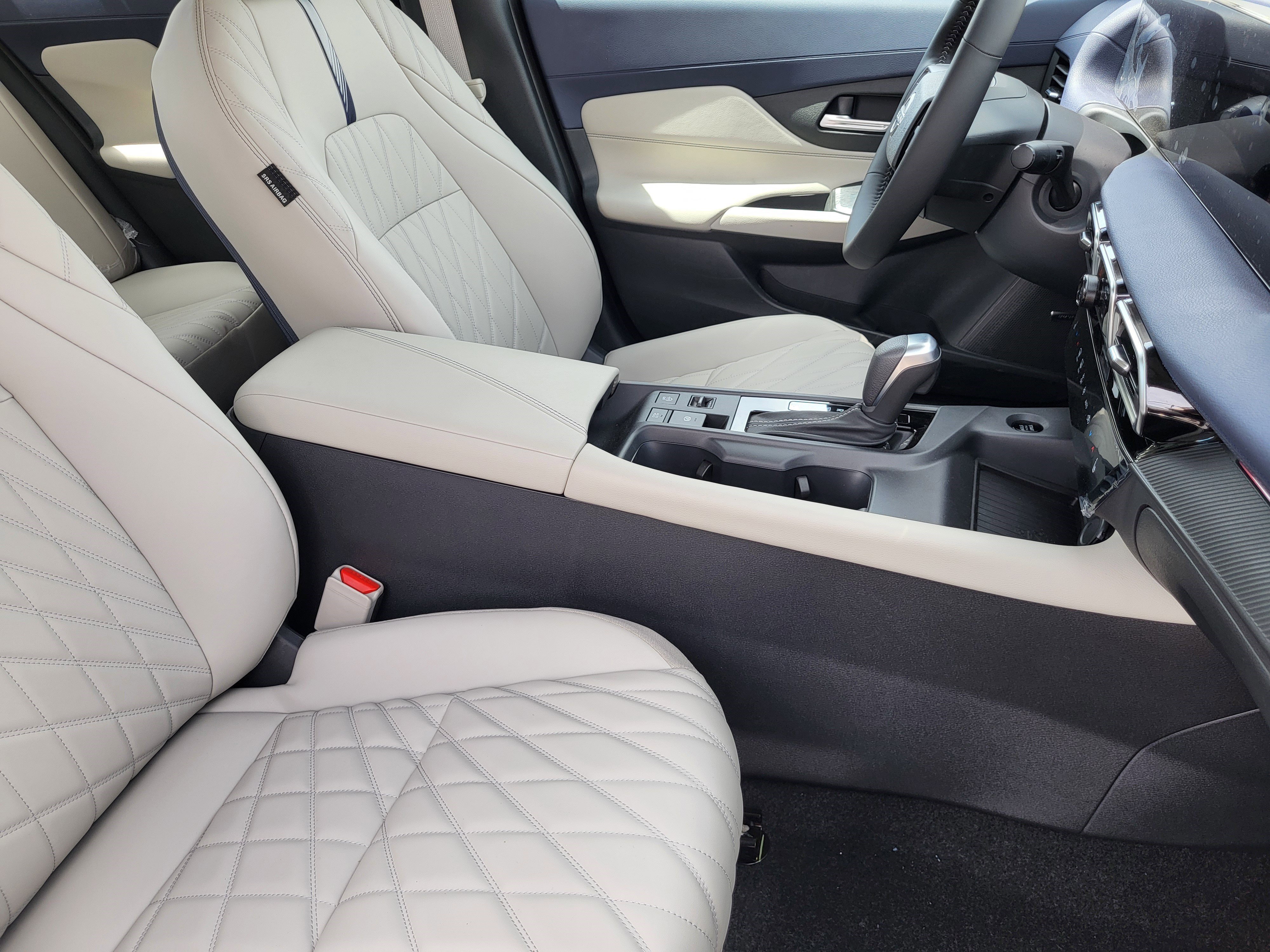 New 2026 Nissan Sentra SL w/ Floor Mat Package FWD image 10
